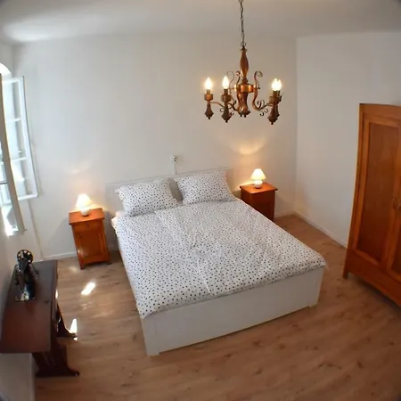 Semesterbostad Kukura House Vis *